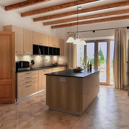 Pedale 8 Bedrooms With Pool *