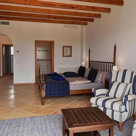 Pedale 8 Bedrooms With Pool *