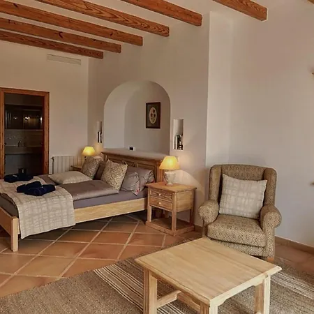 Pedale 8 Bedrooms With Pool باراجي