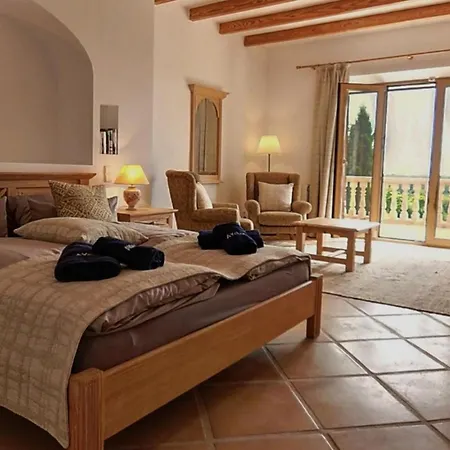 Pedale 8 Bedrooms With Pool Paraggi